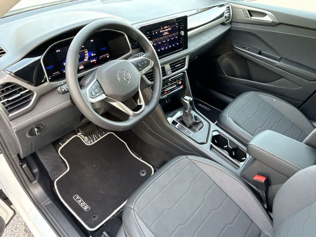 2026 Volkswagen Taos SE Black