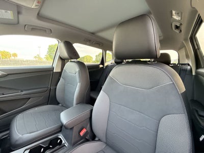 2026 Volkswagen Taos SE Black