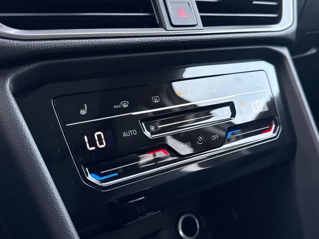 2026 Volkswagen Taos SE Black