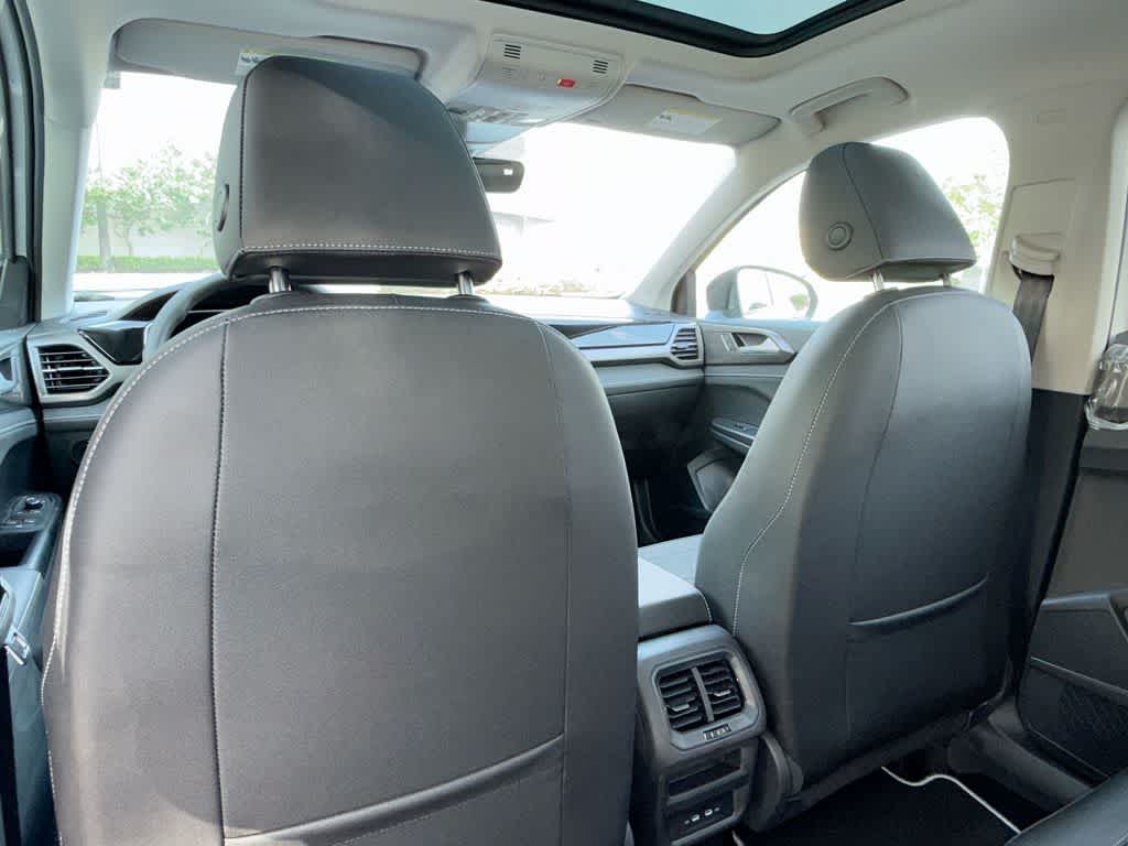 2026 Volkswagen Taos SE Black