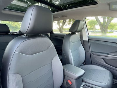 2026 Volkswagen Taos SE Black
