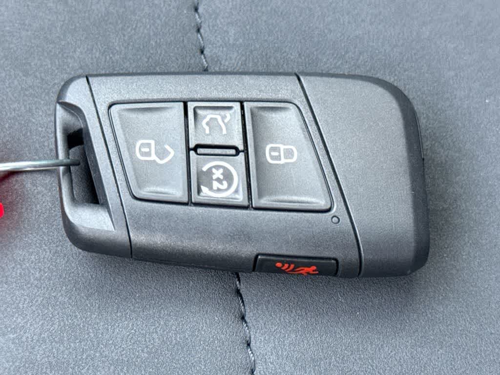 2026 Volkswagen Taos SE Black