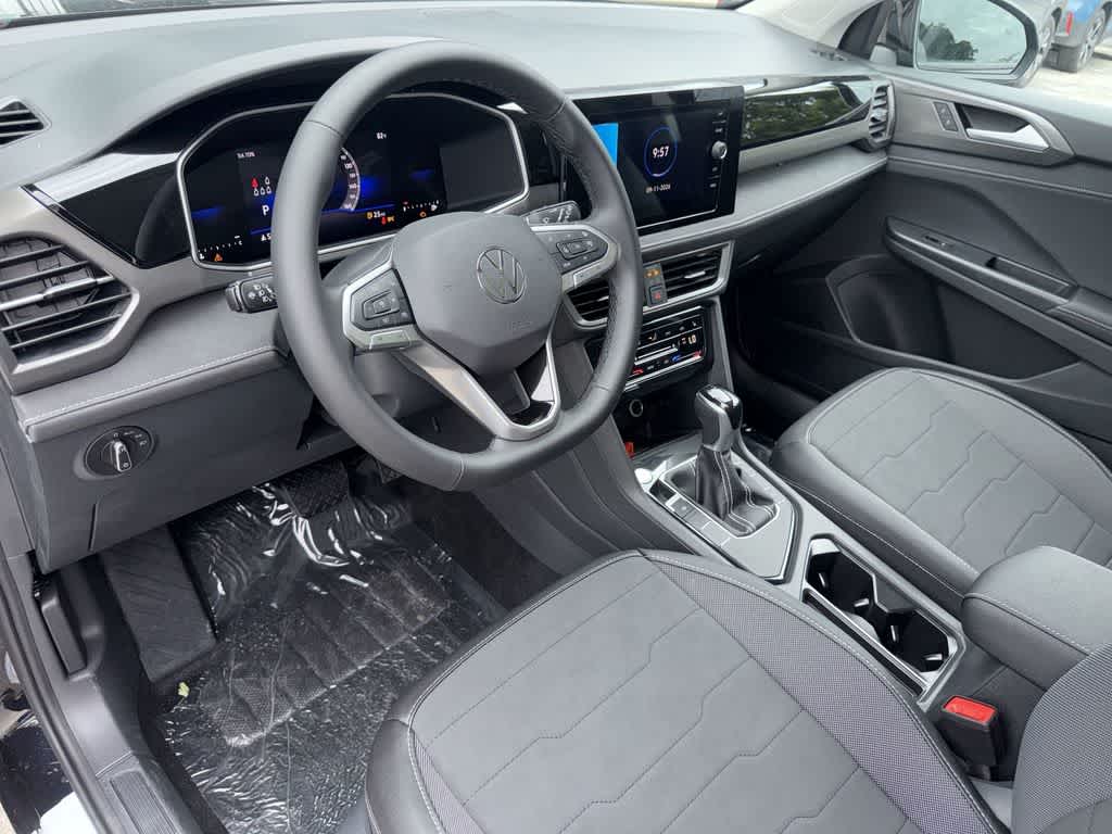 2027 Volkswagen Taos SE Black