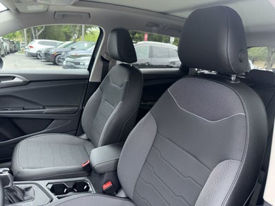 2027 Volkswagen Taos SE Black