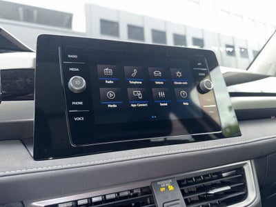 2027 Volkswagen Taos SE Black