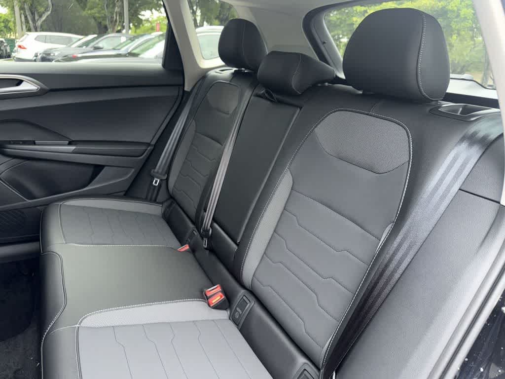 2027 Volkswagen Taos SE Black