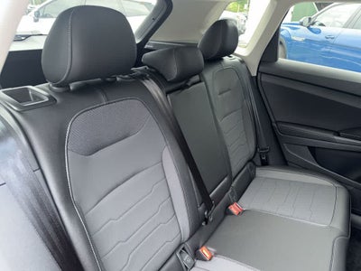 2027 Volkswagen Taos SE Black