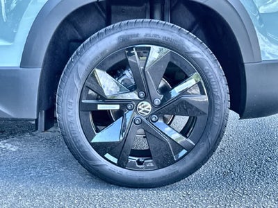 2027 Volkswagen Taos SE Black