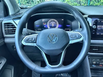 2027 Volkswagen Taos SE Black