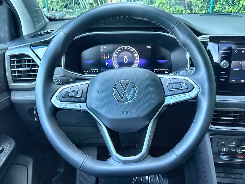 2027 Volkswagen Taos SE Black