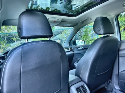 2027 Volkswagen Taos SE Black