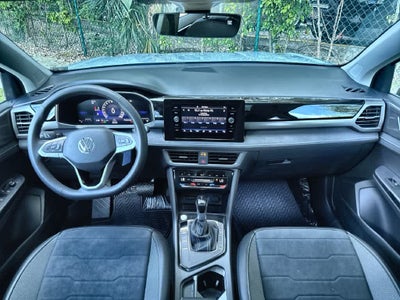 2027 Volkswagen Taos SE Black