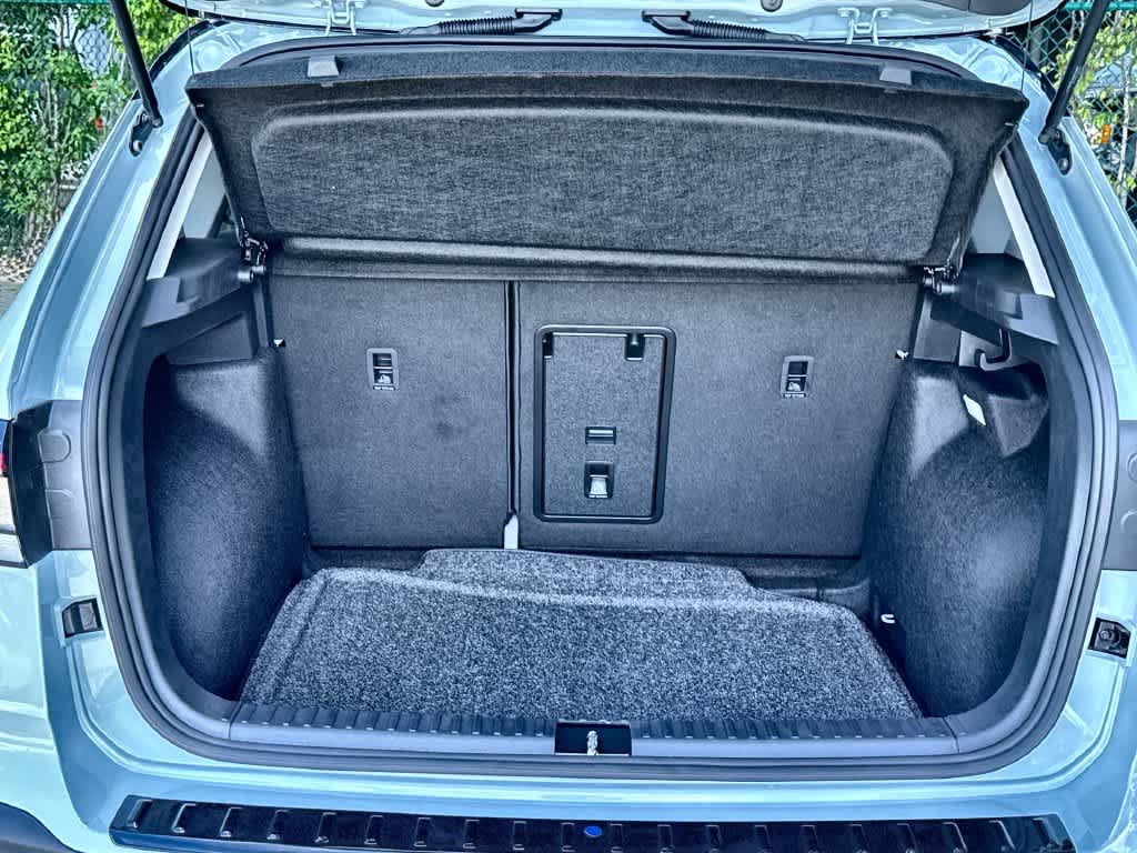 2027 Volkswagen Taos SE Black