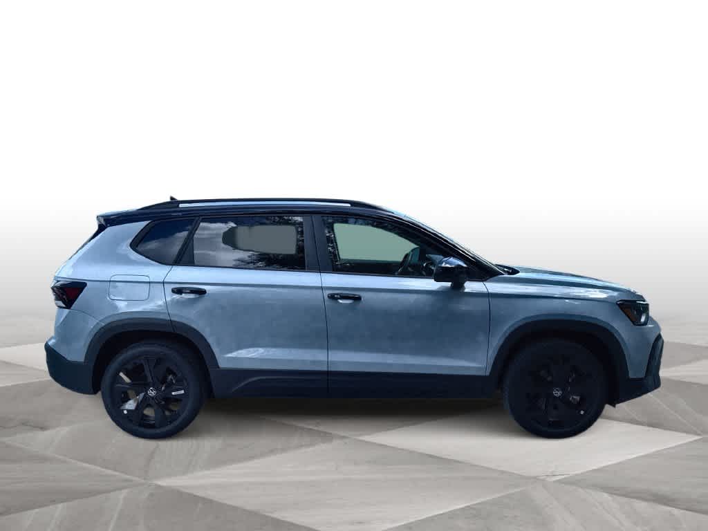 2027 Volkswagen Taos SE Black