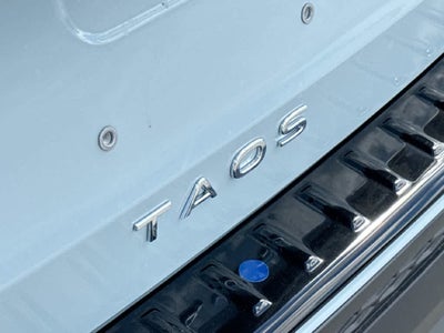 2027 Volkswagen Taos SE Black