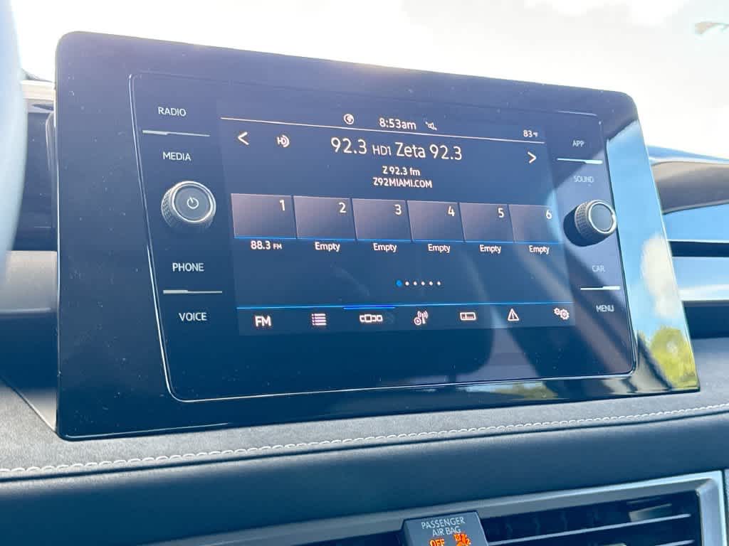 2027 Volkswagen Taos SE Black