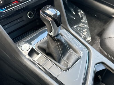 2027 Volkswagen Taos SE Black