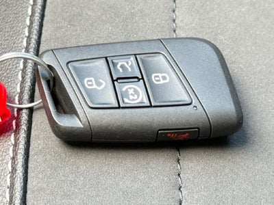 2027 Volkswagen Taos SE Black