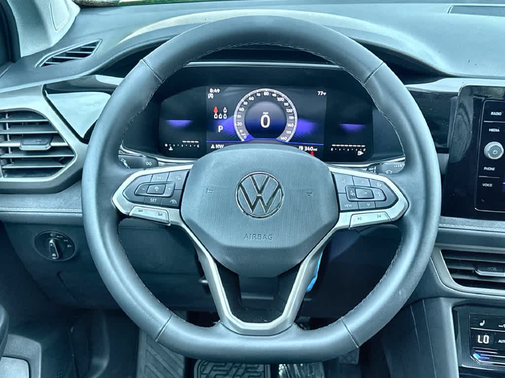 2027 Volkswagen Taos SE Black