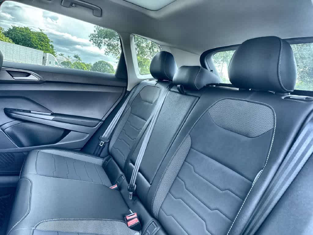 2027 Volkswagen Taos SE Black