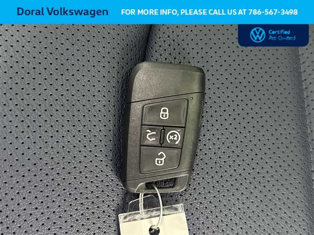 2025 Volkswagen Taos SEL