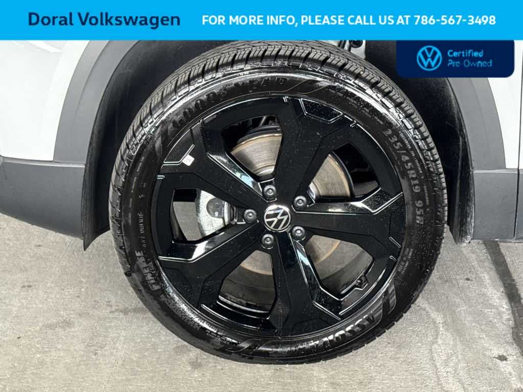 2025 Volkswagen Taos SEL
