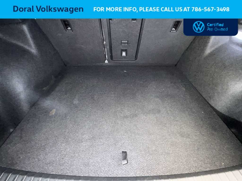 2025 Volkswagen Taos SEL