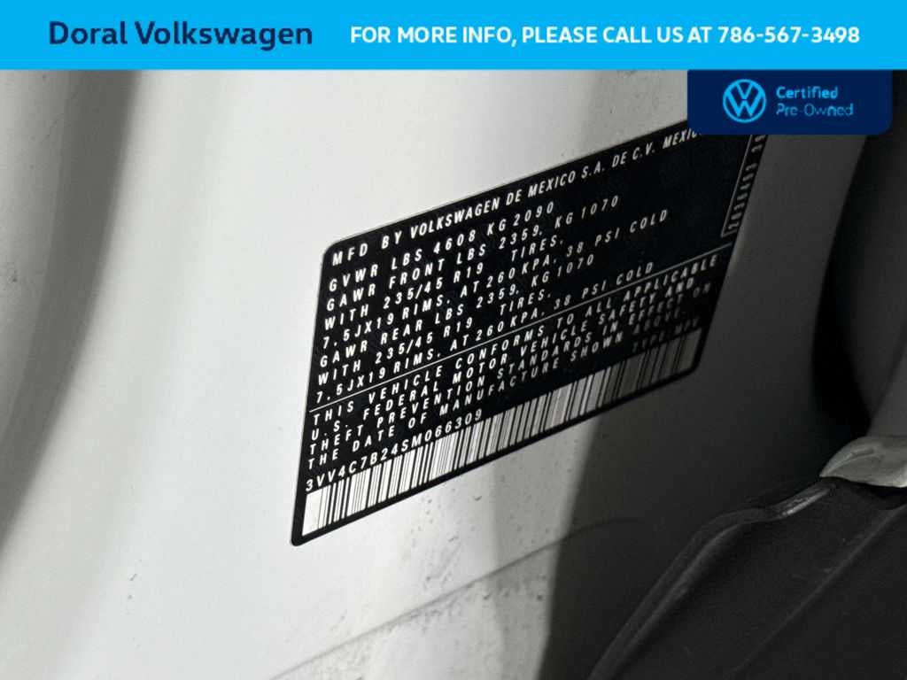 2025 Volkswagen Taos SEL
