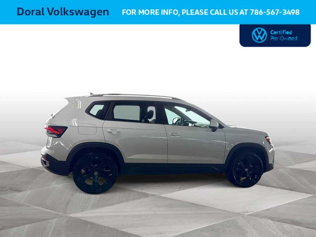 2025 Volkswagen Taos SEL