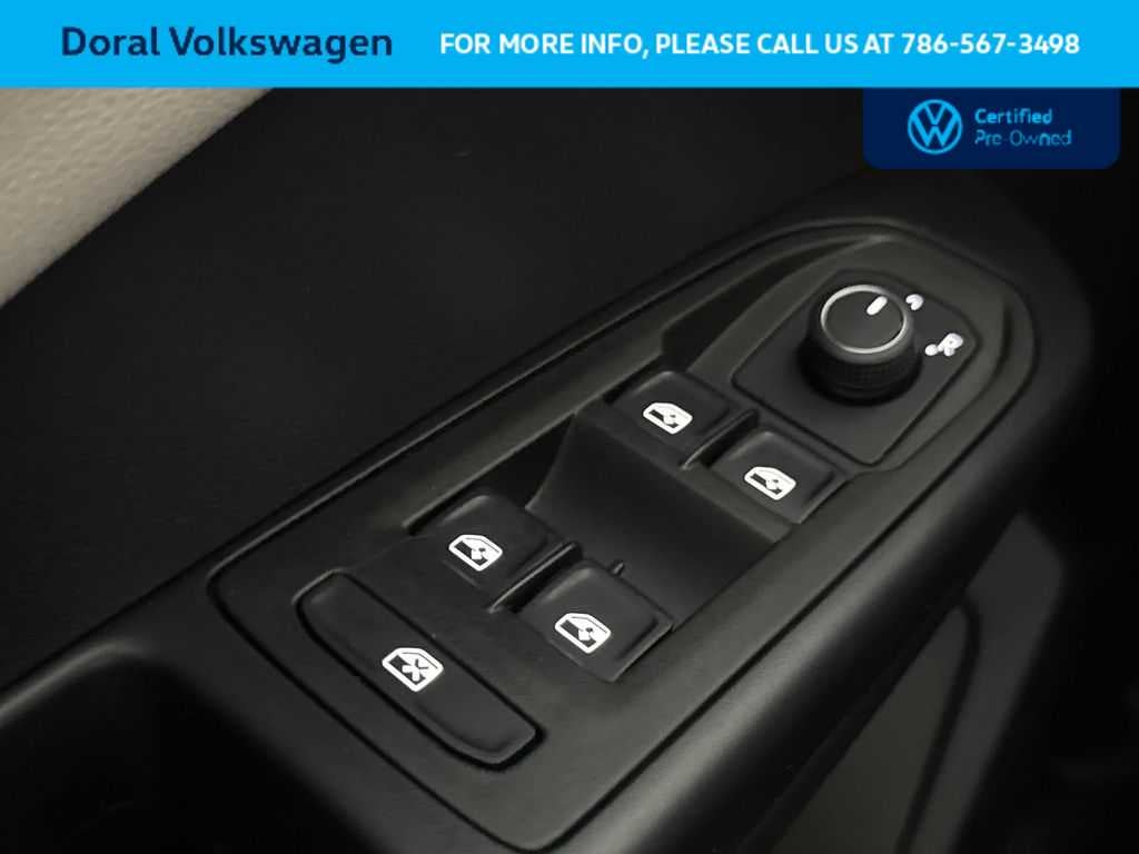 2025 Volkswagen Taos S