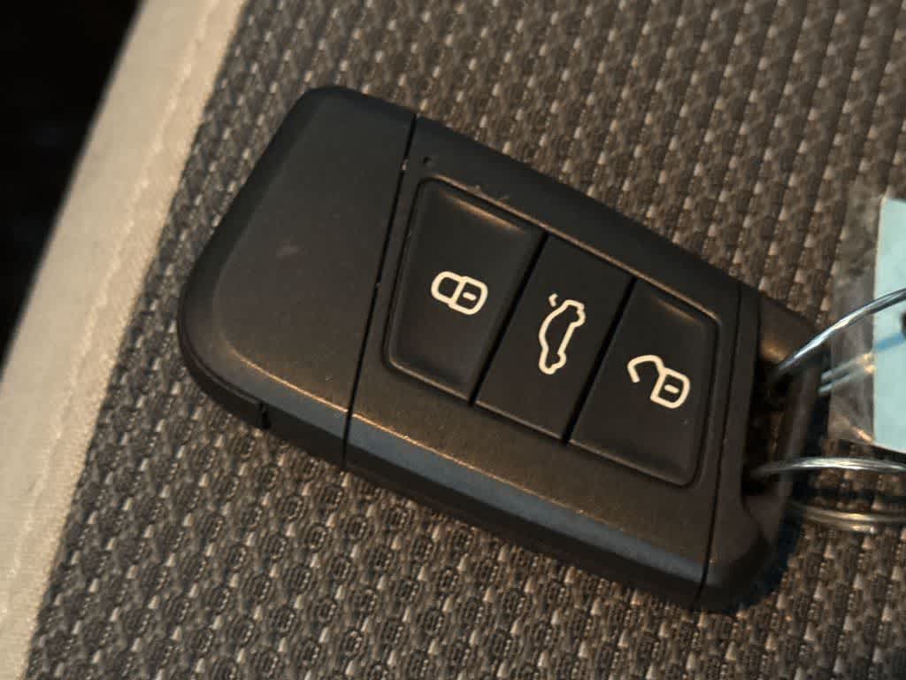 2025 Volkswagen Taos S