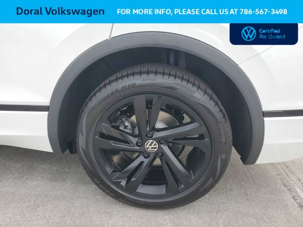 2024 Volkswagen Tiguan SE R-Line Black