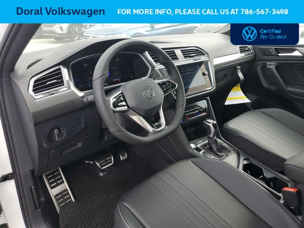 2024 Volkswagen Tiguan SE R-Line Black