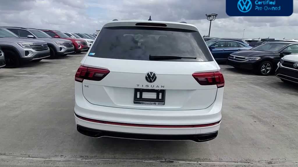 2024 Volkswagen Tiguan SE R-Line Black