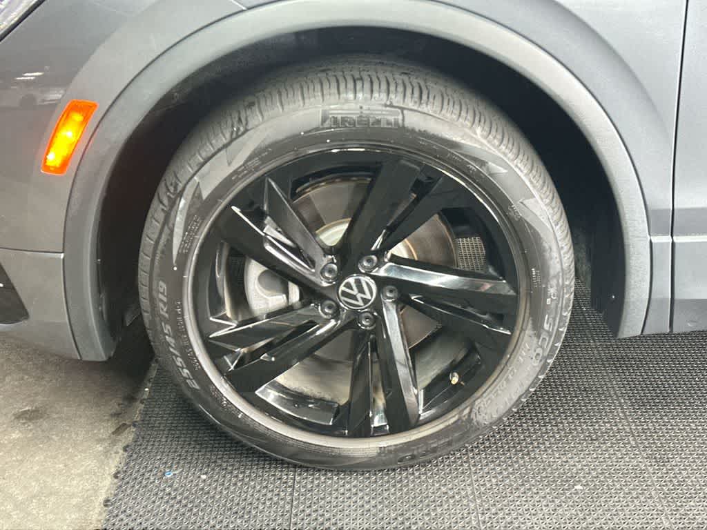 2024 Volkswagen Tiguan SE R-Line Black