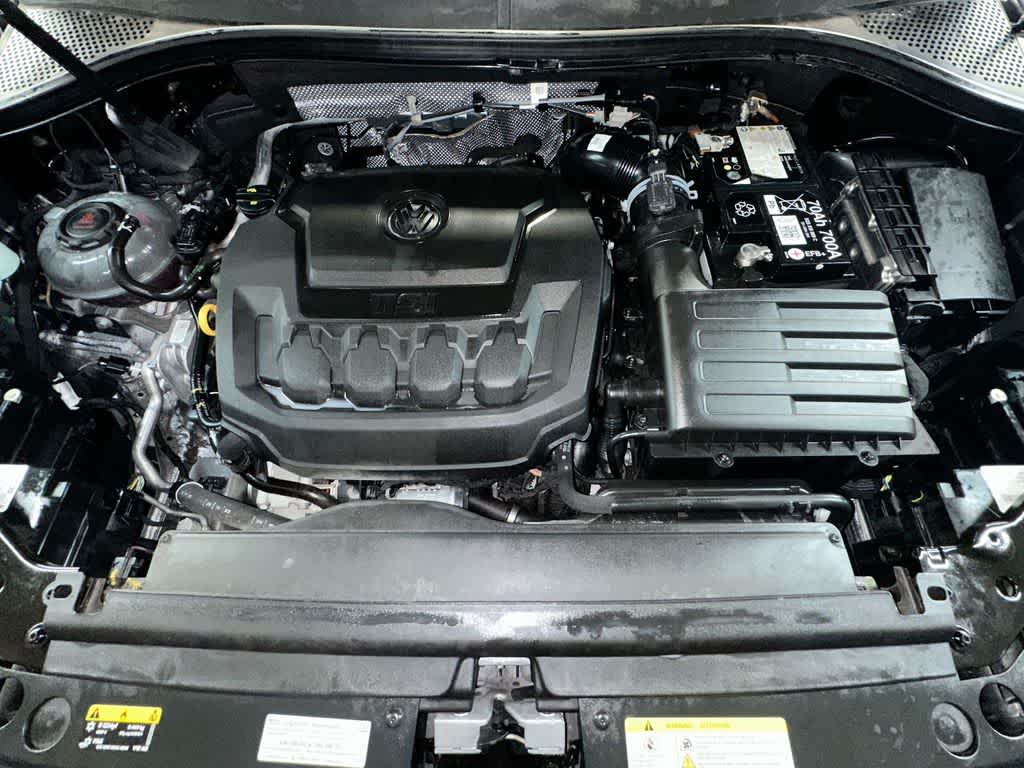 2024 Volkswagen Tiguan SE R-Line Black