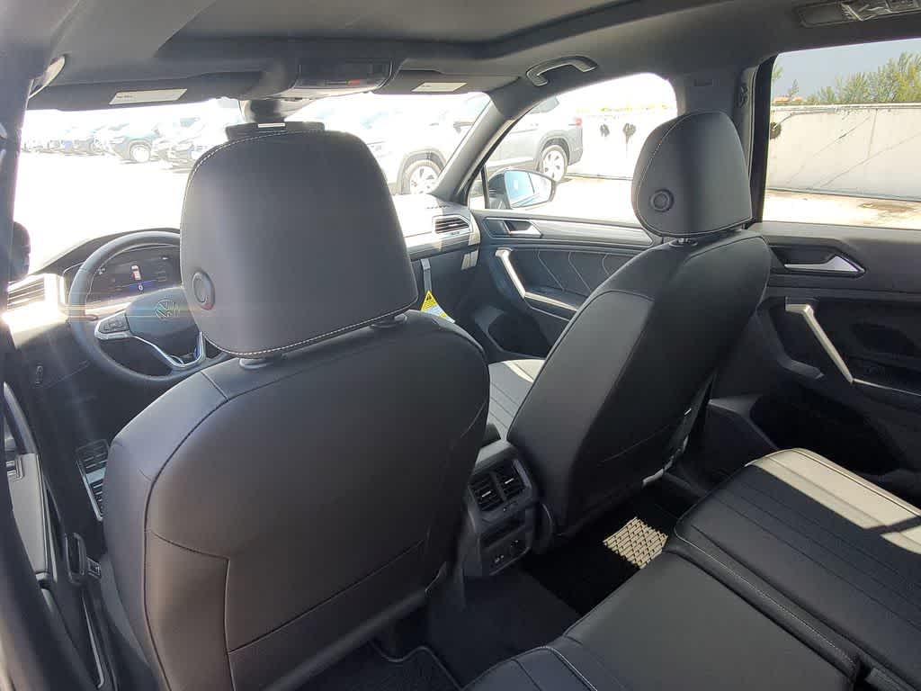 2023 Volkswagen Tiguan SE R-Line Black