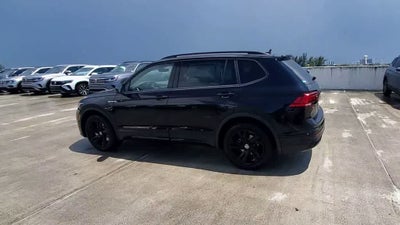 2023 Volkswagen Tiguan SE R-Line Black