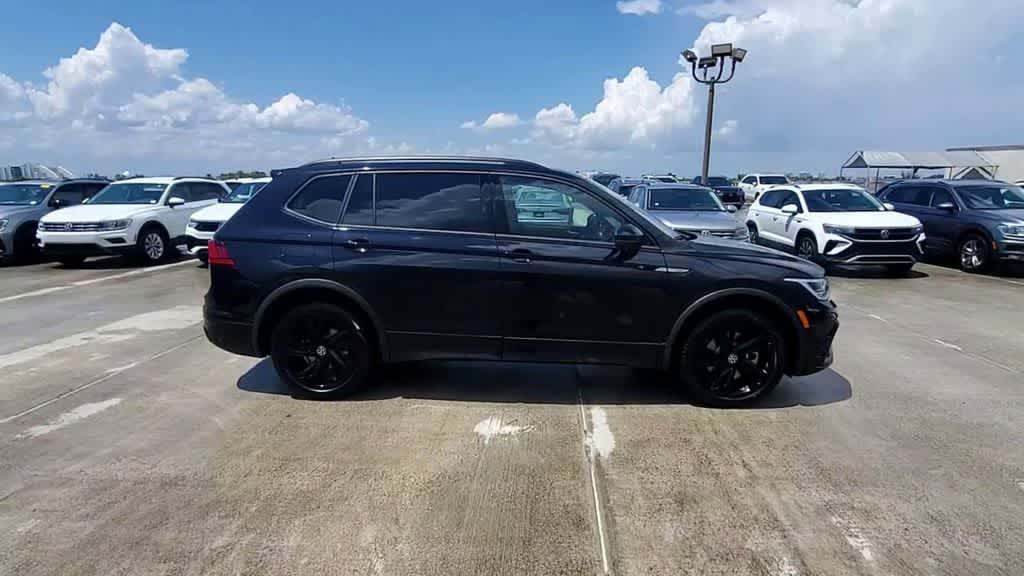 2023 Volkswagen Tiguan SE R-Line Black