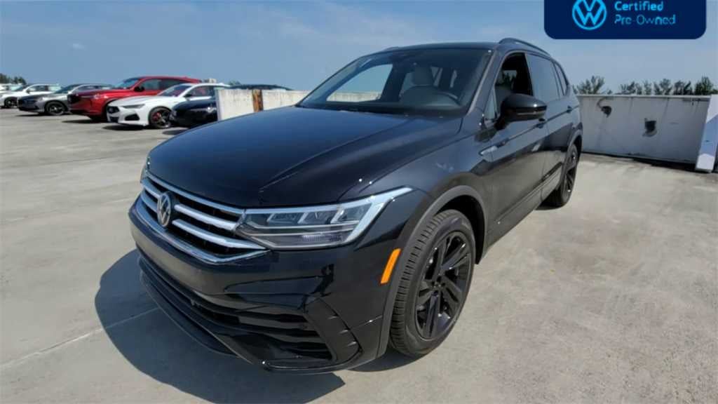 2023 Volkswagen Tiguan SE R-Line Black