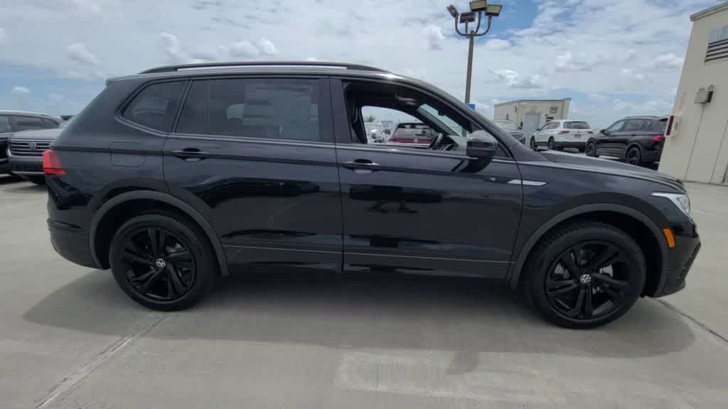 2023 Volkswagen Tiguan SE R-Line Black