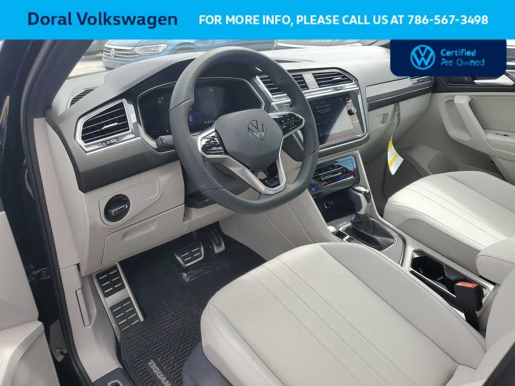 2024 Volkswagen Tiguan SE R-Line Black