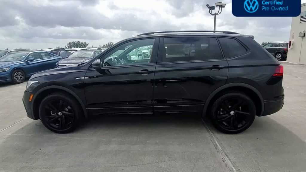 2024 Volkswagen Tiguan SE R-Line Black