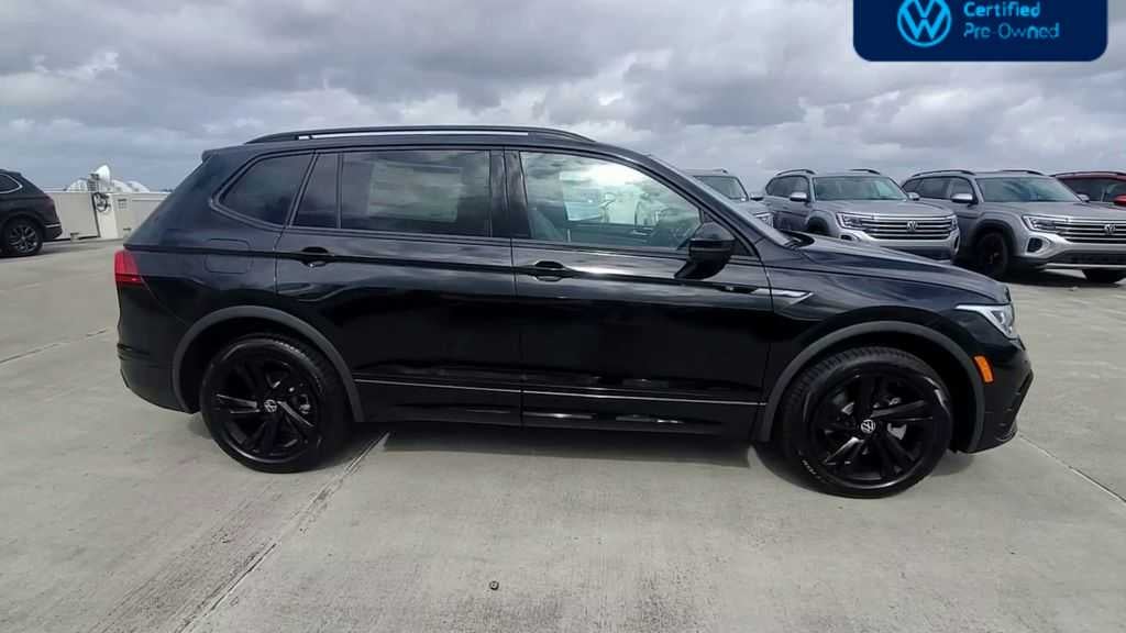 2024 Volkswagen Tiguan SE R-Line Black