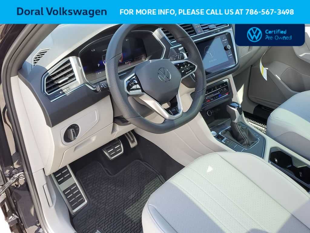 2023 Volkswagen Tiguan SE R-Line Black