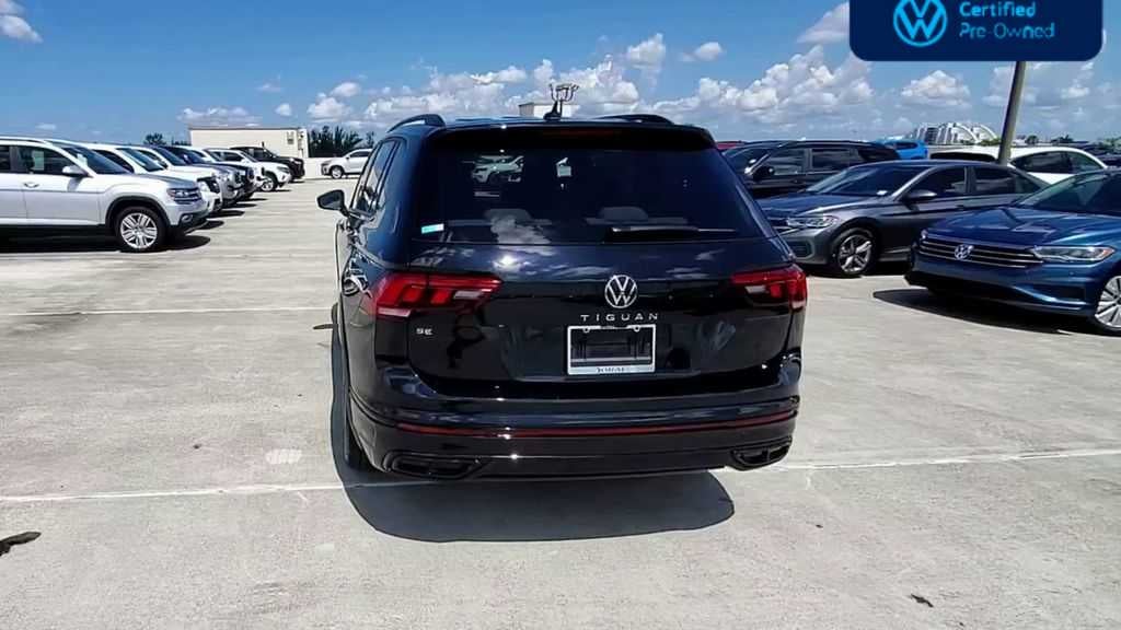 2023 Volkswagen Tiguan SE R-Line Black
