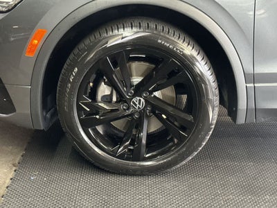 2023 Volkswagen Tiguan SE R-Line Black