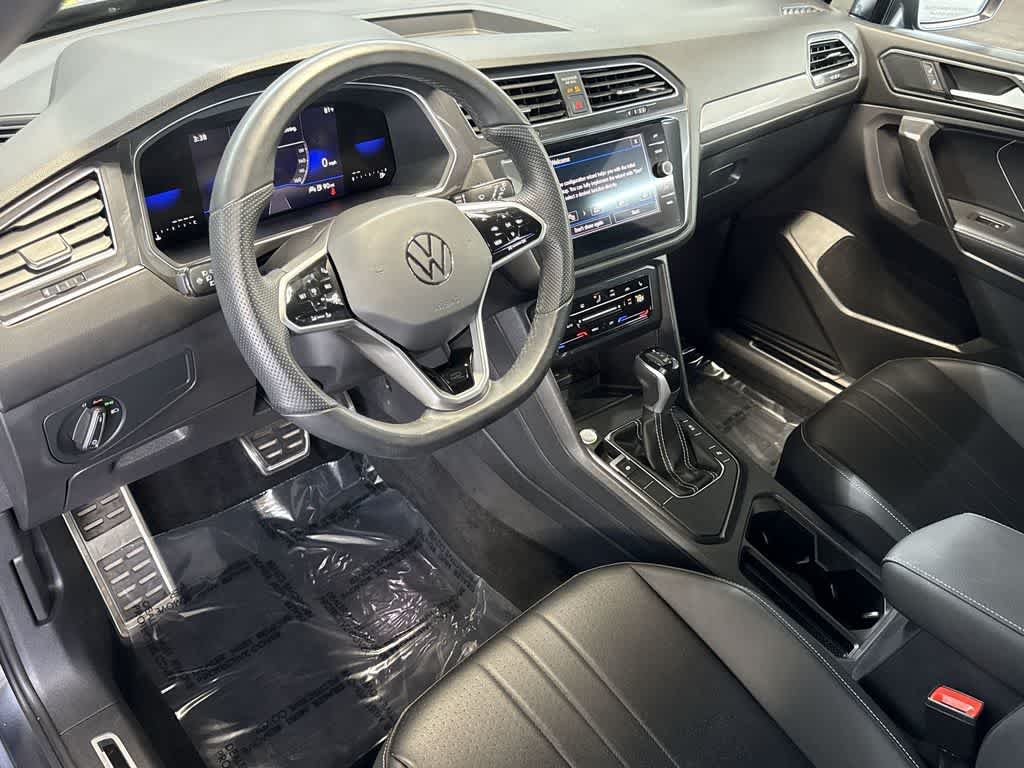 2023 Volkswagen Tiguan SE R-Line Black