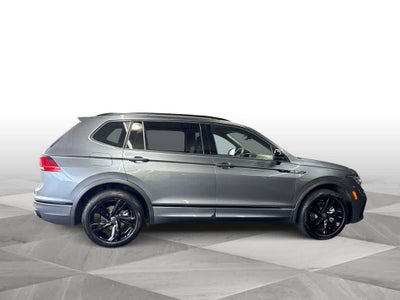 2023 Volkswagen Tiguan SE R-Line Black