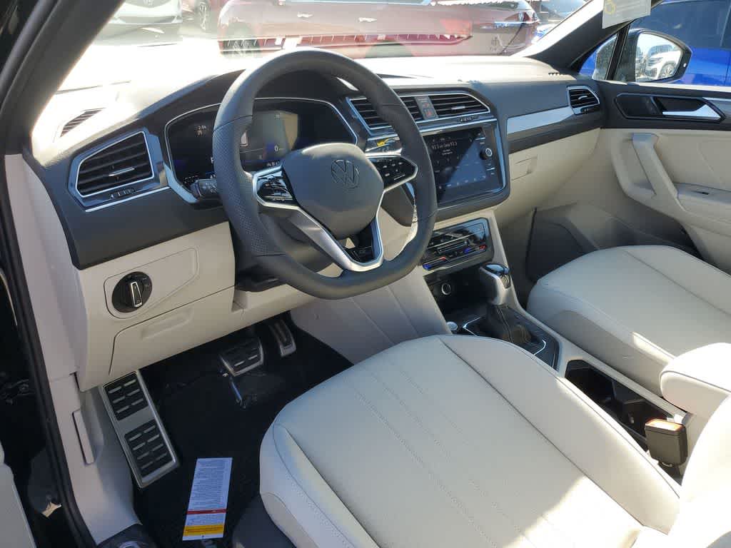 2024 Volkswagen Tiguan SE R-Line Black